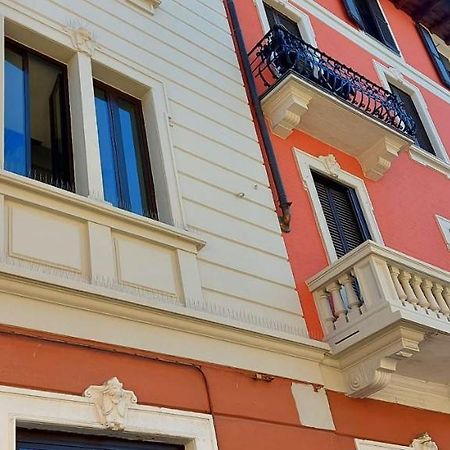 Houston House Apartment Милано Екстериор снимка